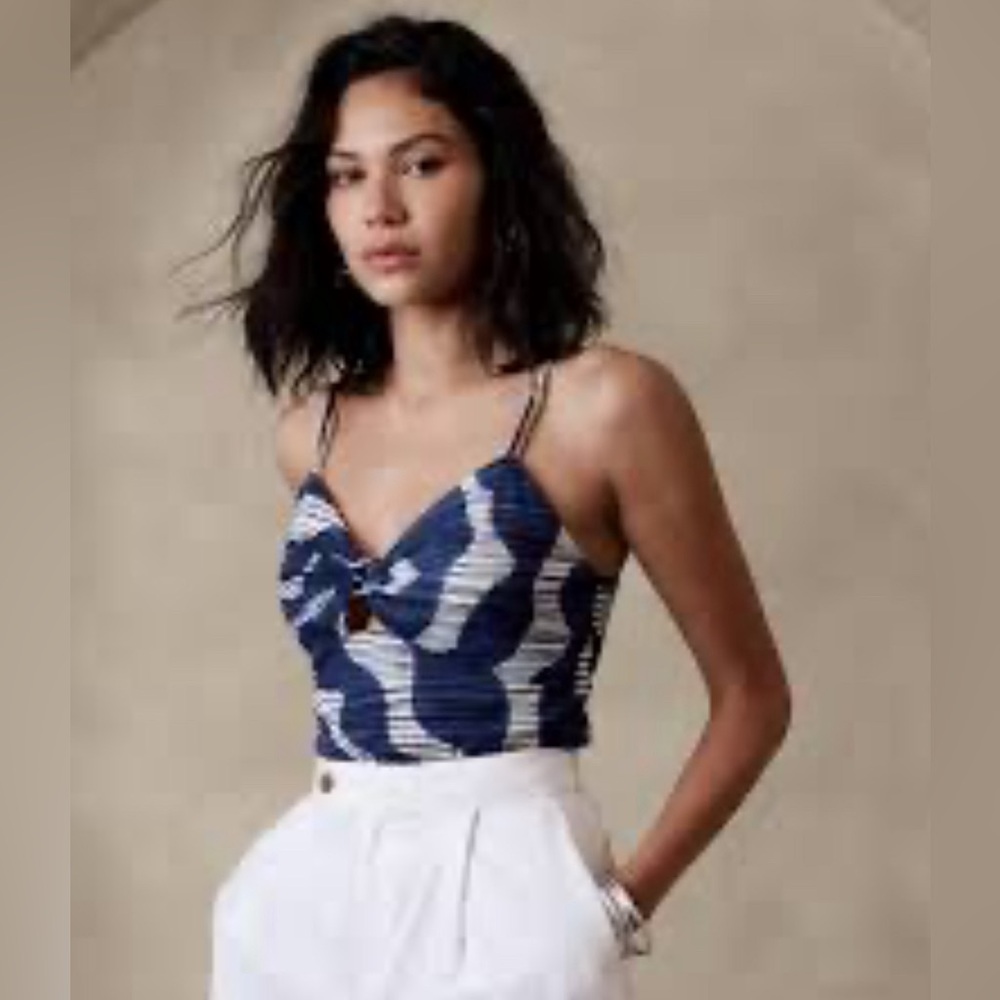 NWT Banana Republic V-Neck Cut Out Cami